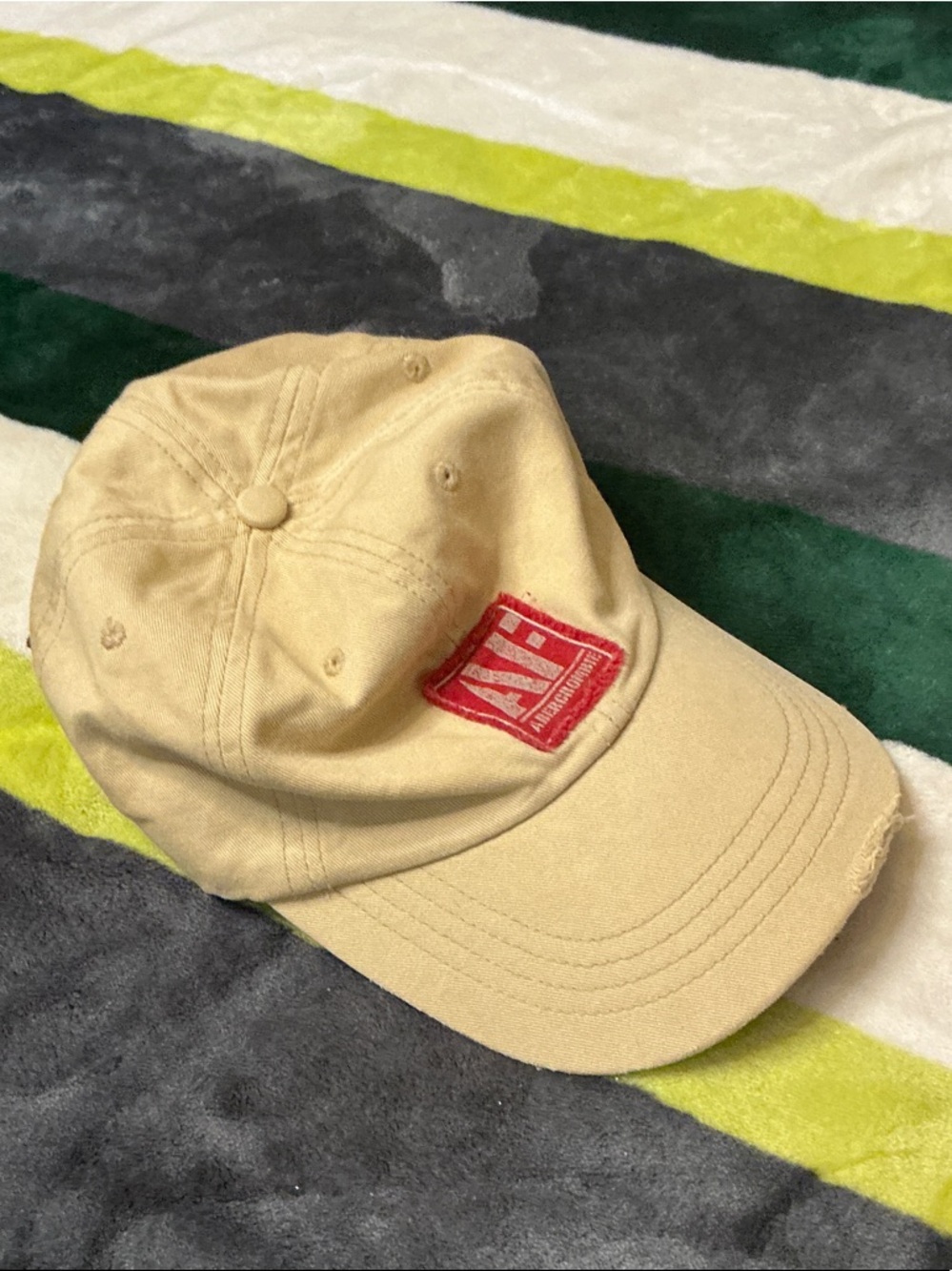 Abercrombie Beige Baseball Cap with Red Patch - Picture 11 of 11